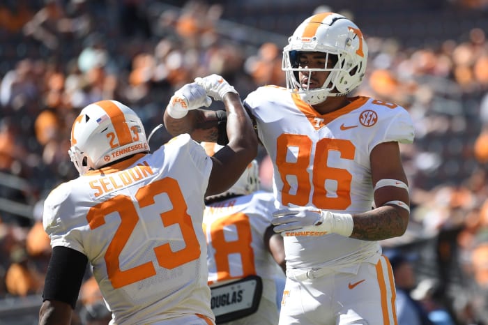 Tennessee Volunteers RB Cameron Seldon celebrating with TE Ethan Davis during the spring game. (Photo by Caitie McMekin of the News Sentinel)